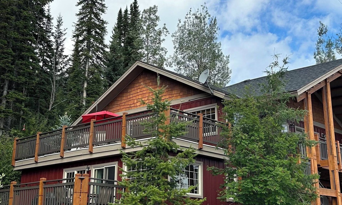 Golden House | Kicking Horse Top Floor Ski In/Out Luxury Townhouse-Best Aspen Location