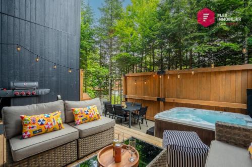 Pont-Rouge House | La Marie-Clémentine - Chalet familial Spa privé Piscine - Resort près de Québec