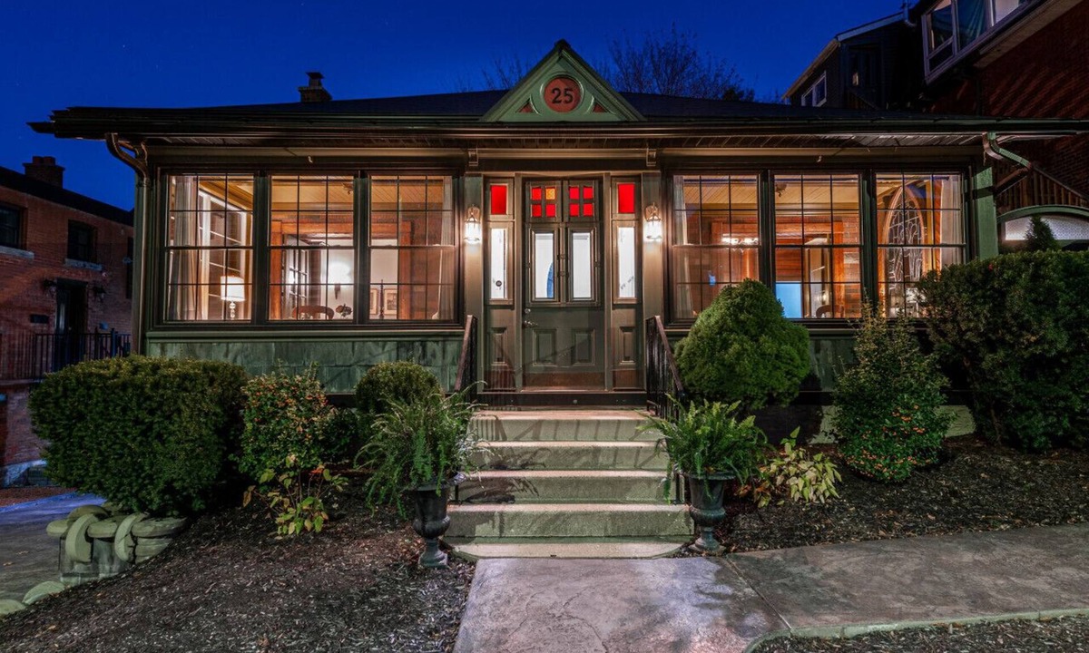 Stratford Apartment | Lake Suite at Henry House Stays