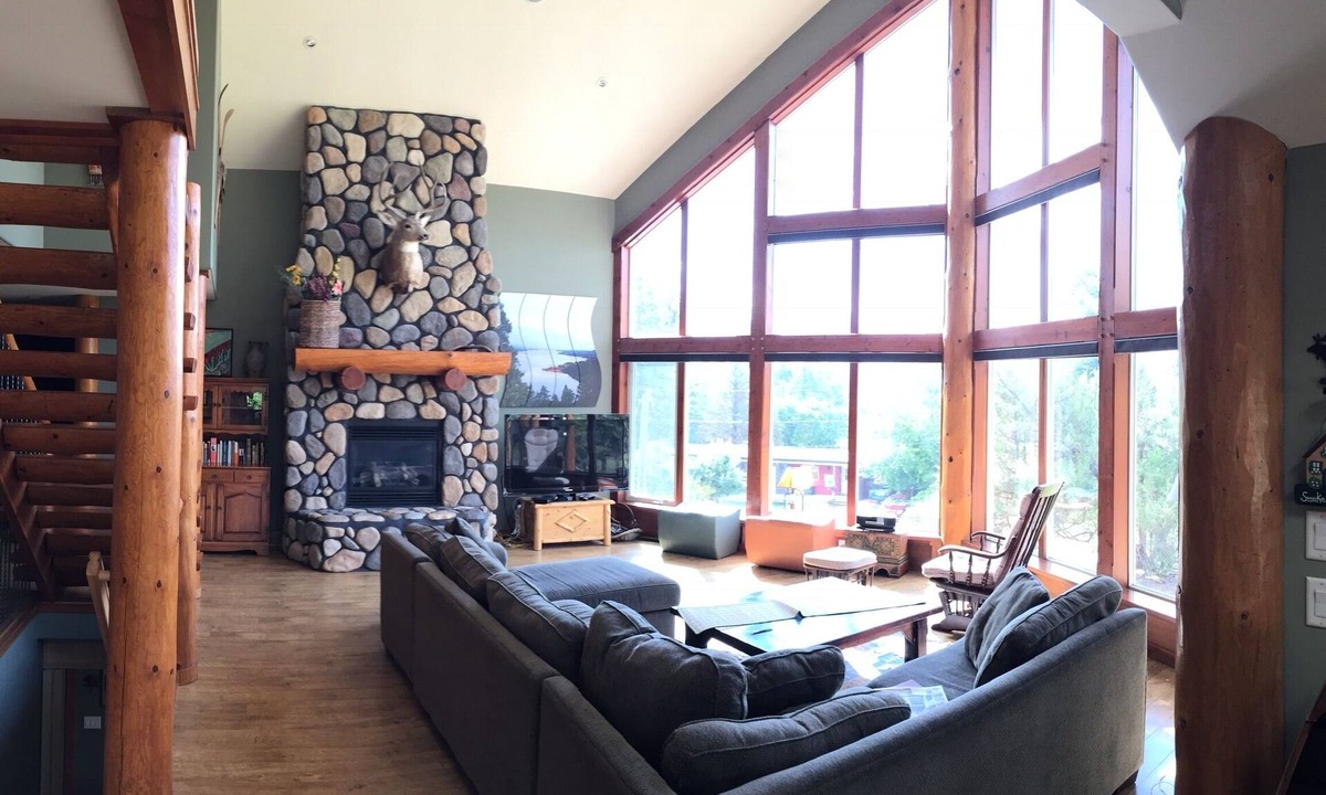 Invermere House | LAKE VIEW Mountain house w/HOT TUB