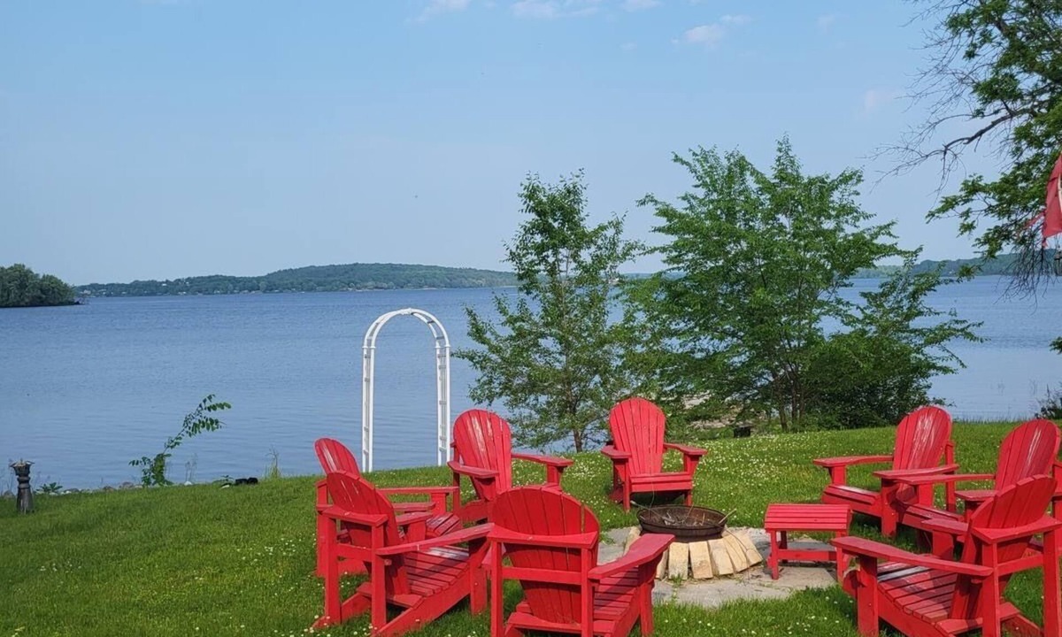 Tweed House | Lakebreeze Retreat
