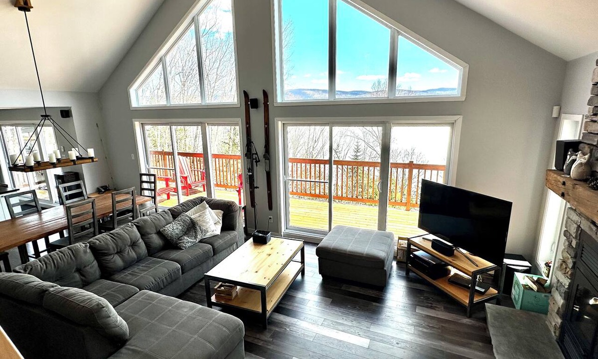 Saint Donat Cottage | Lakefront cottage - amazing Lake Archambault