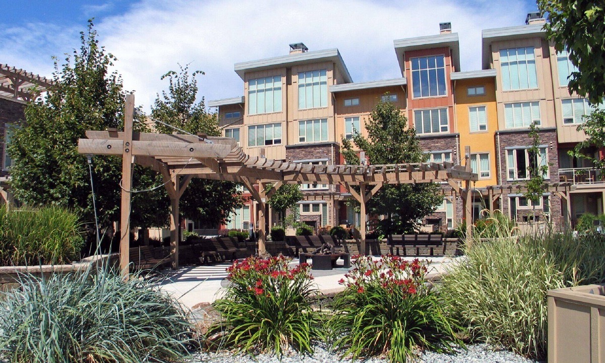 Vernon Condo | Lakefront Living in beautiful Okanagan