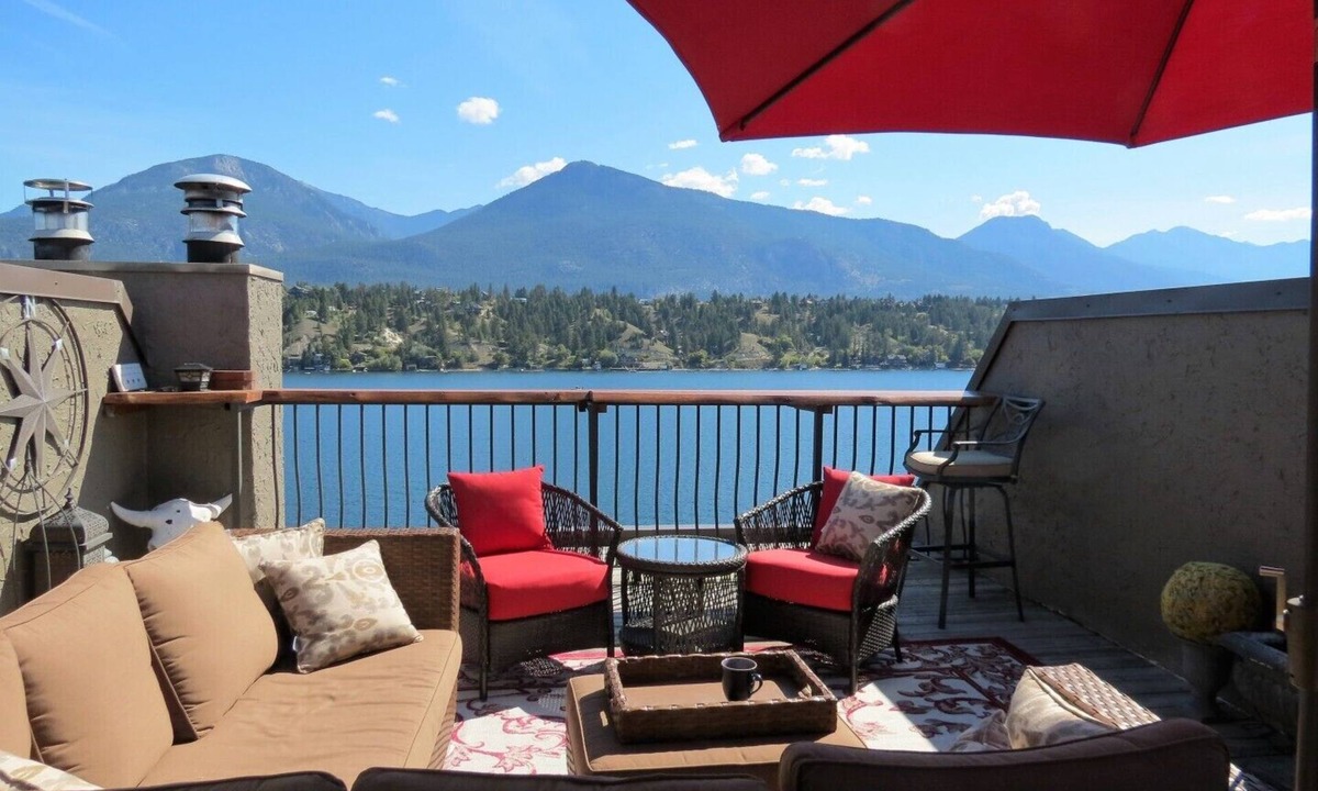 Invermere House | Lakefront townhome with outstanding mountain, and lake views and private deck