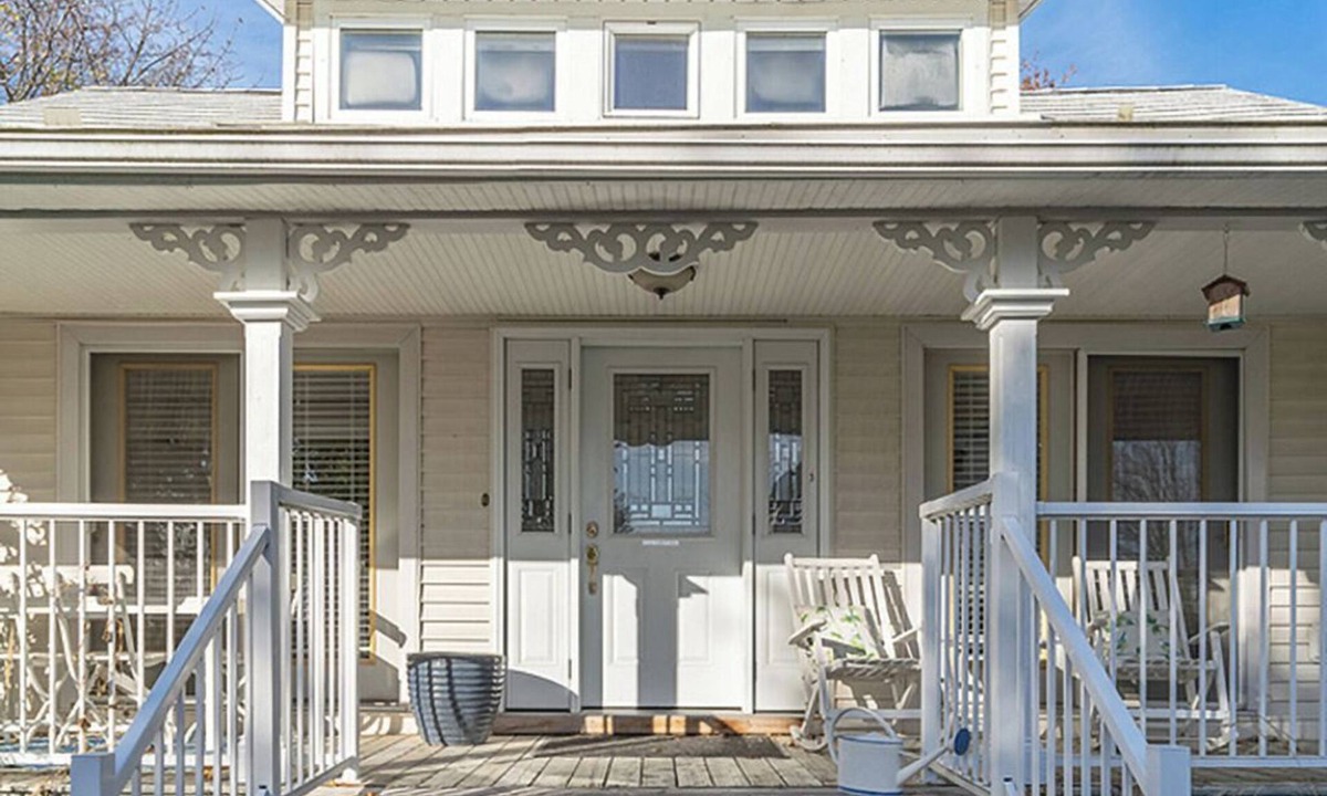 Wellington Cottage | Lakeview Cottage, a full home in Prince Edward County.