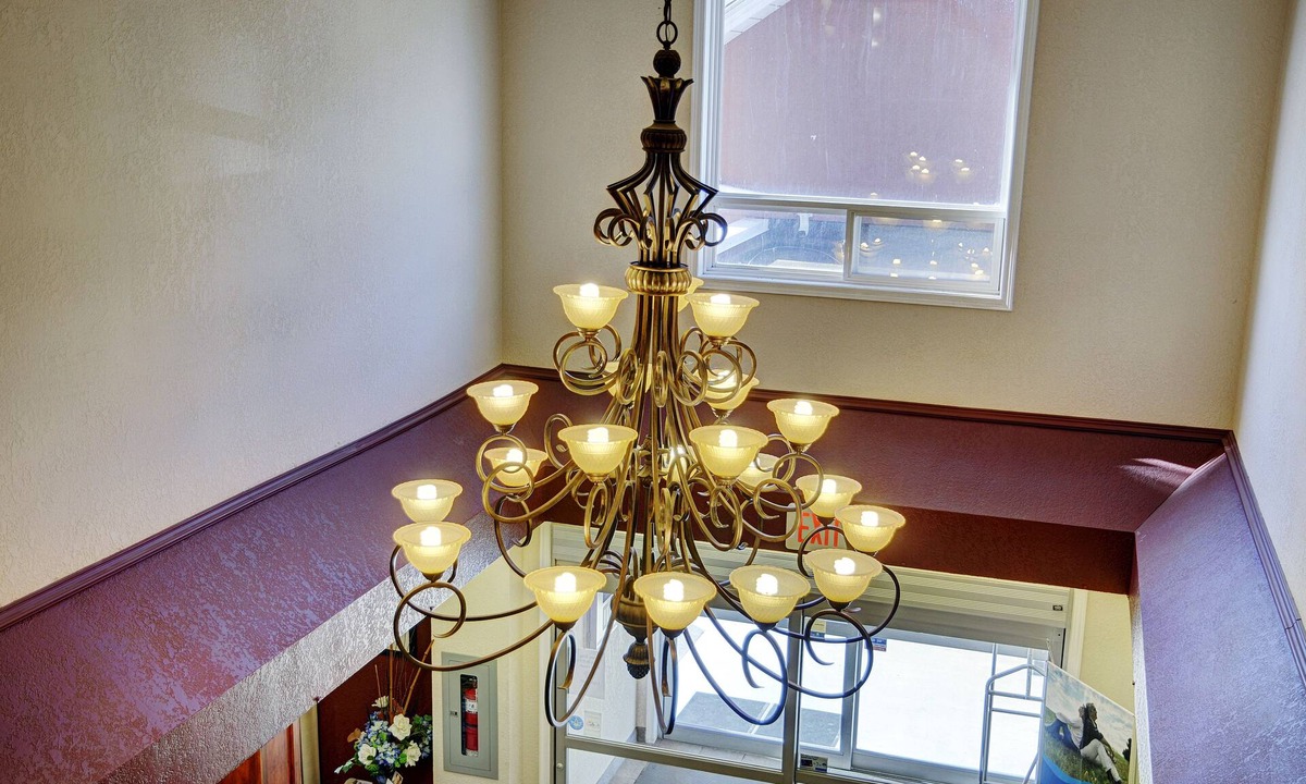 Chetwynd Hotel | Lakeview Inns & Suites - Chetwynd