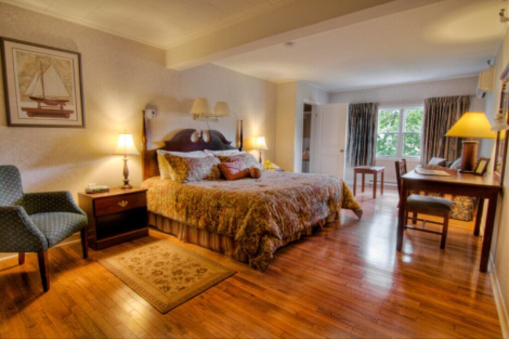 Liverpool Hotel | Lane's Privateer Inn - King Room (#2)