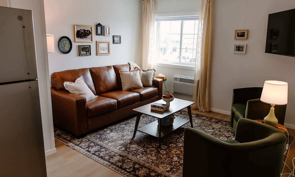 La Crete Apartment | Large 1BR Loft in La Crete - Full Kitchen