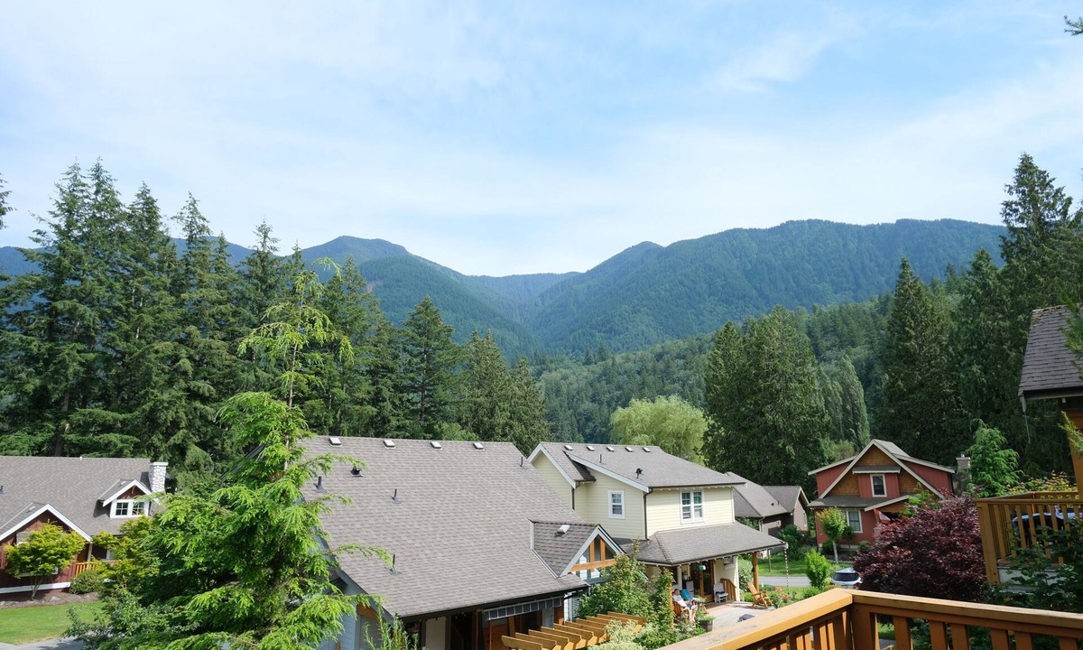Lindell Beach Cottage | Large 3 Bedroom Cottage with Resort Like Amenities