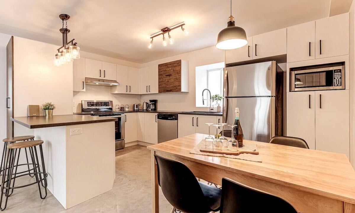 Quartier 5-4 Apartment | Le Royale - Havre de paix-Two Bedrooms