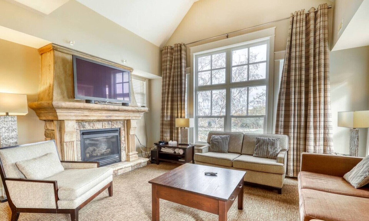The Blue Mountains Condo | Links & Leisure: 3BDR Condo by Village + Hot Tub