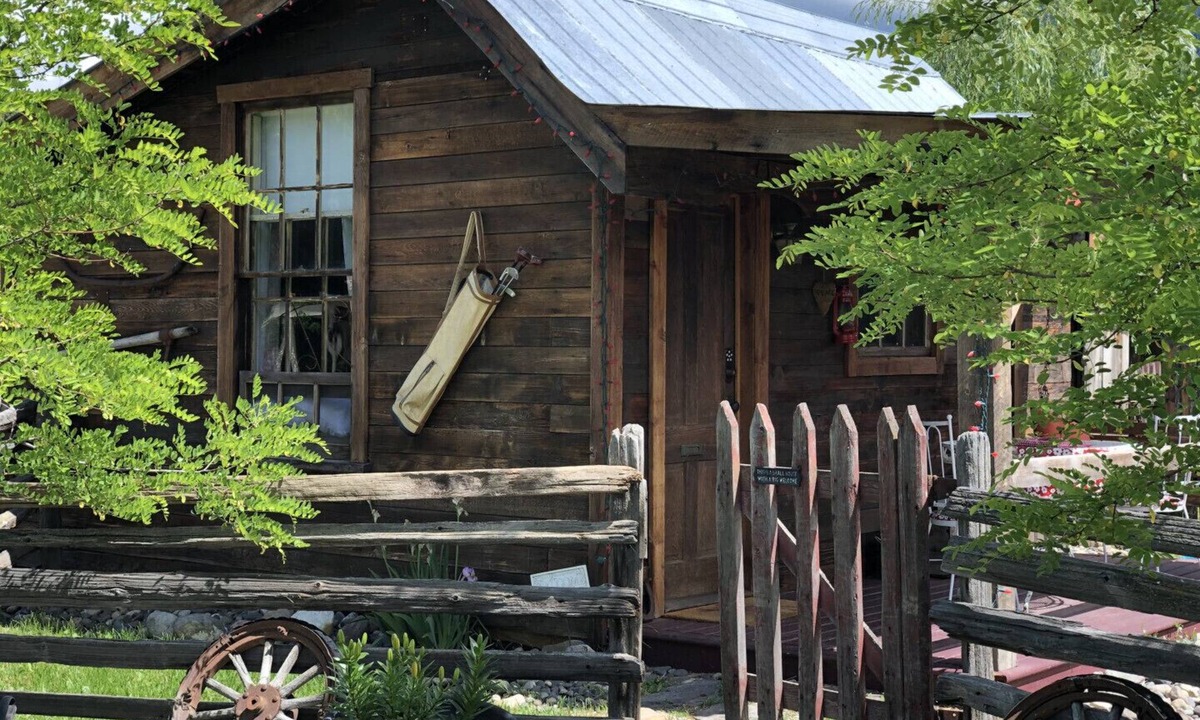 BX House | Little House on Pottery Road