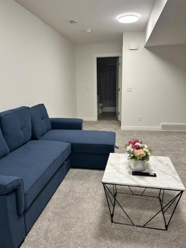 Airdrie Apartment | Lizzy cozy Basement suite