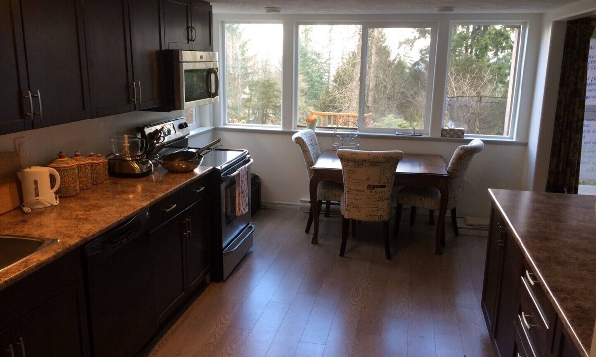 Regional District of Nanaimo House | Lots of nature