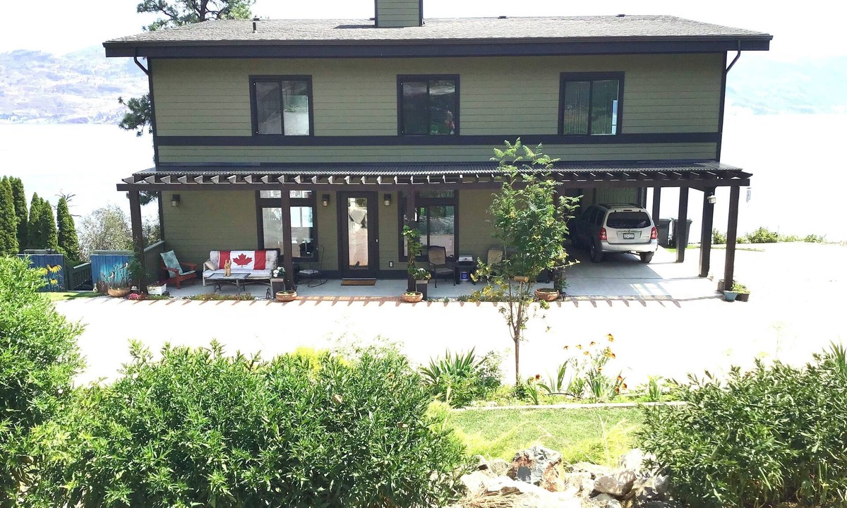 Central Okanagan House | Lovely ground level suite, private lakefront home. Beautiful grounds. Great view