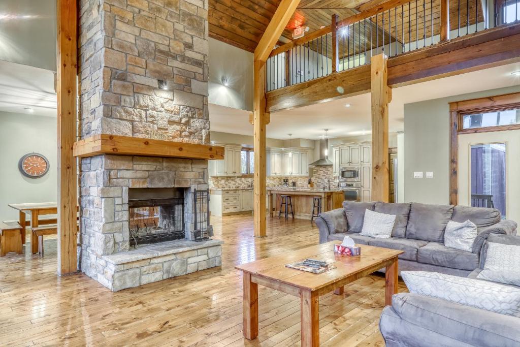 The Blue Mountains Ski Chalet | Lucille 109