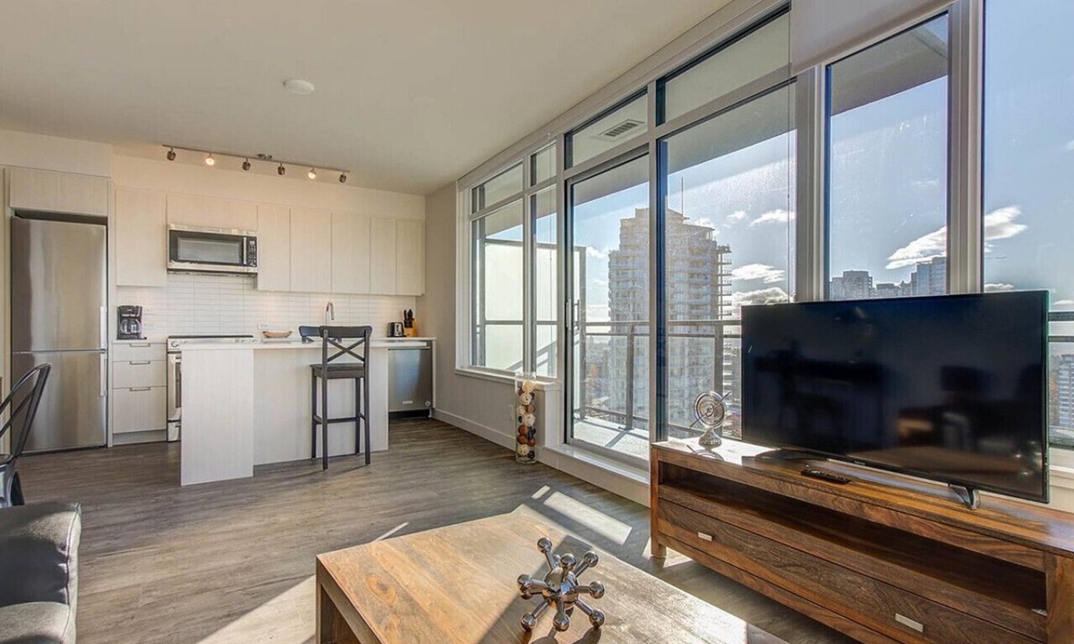 Metrotown Apartment | Luxe 2BR Apt with Balcony: Minutes from Sky Train