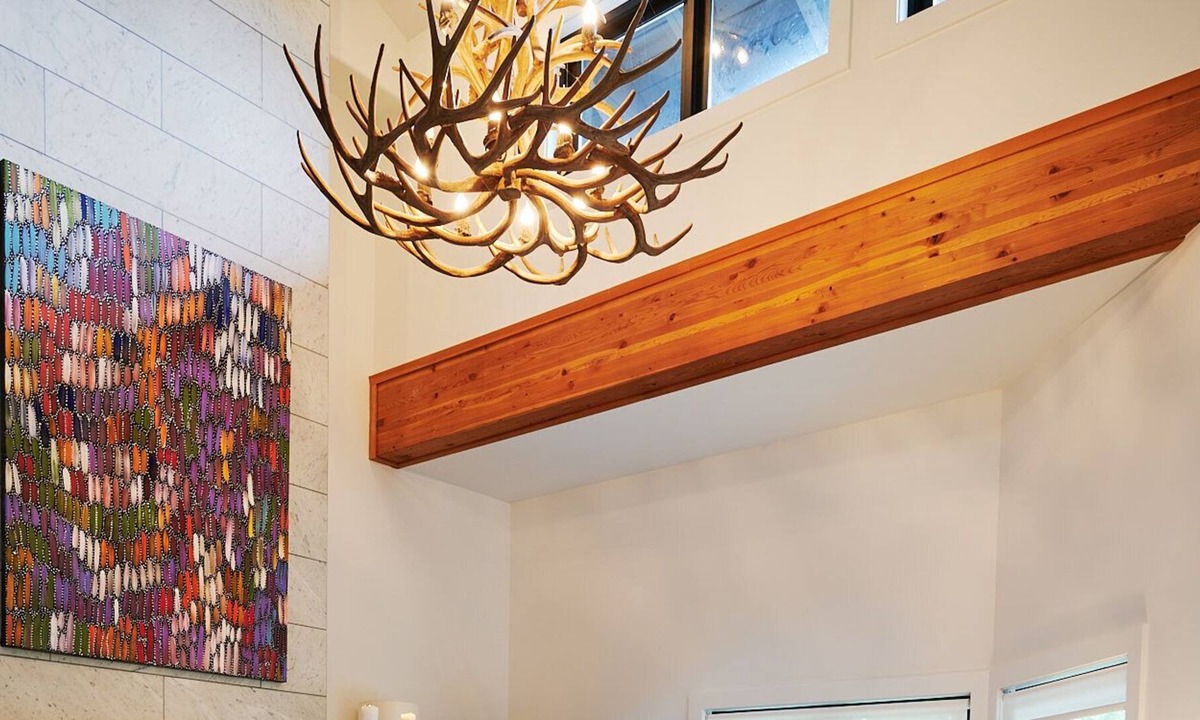 Nordic Estates House | Luxe and Stylish Taluswood Home in the Mountains