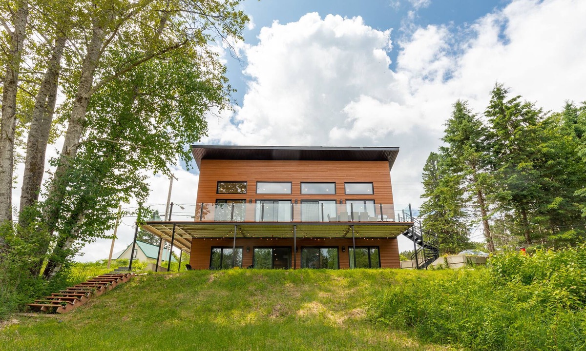 L'Ascension Ski Chalet | Luxueux Chalet Bord de L'eau