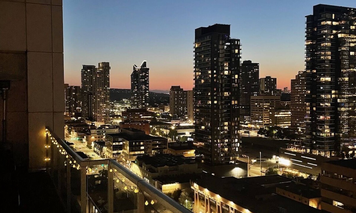 Connaught Condo | Luxury 2 bedroom 2 bath penthouse in downtown Calgary with underground parking