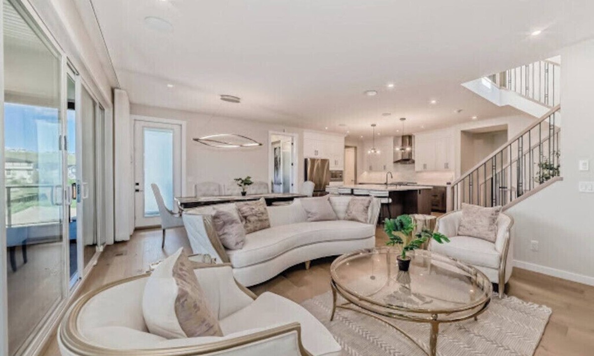 Cranston House | Luxury 3BDR Haven: Ideal for Family & Group Escape