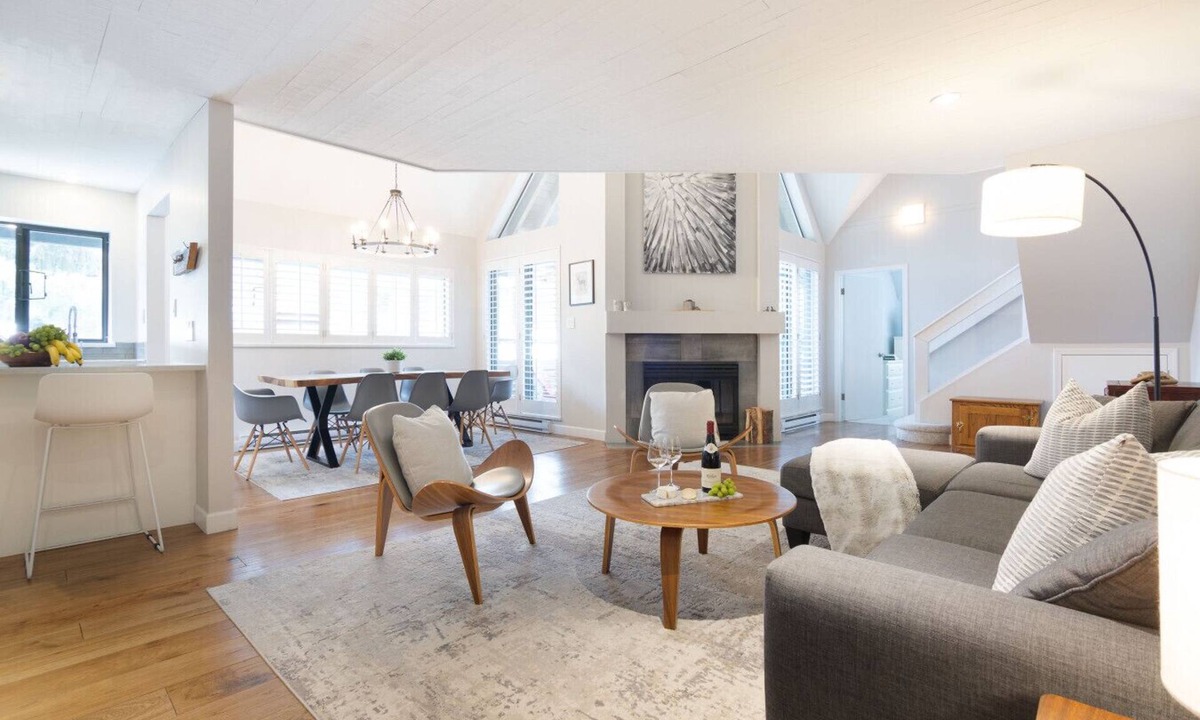 Blackcomb Villa | Luxury 3BR/2BA-1700 sq ft, Mountain view,BBQ