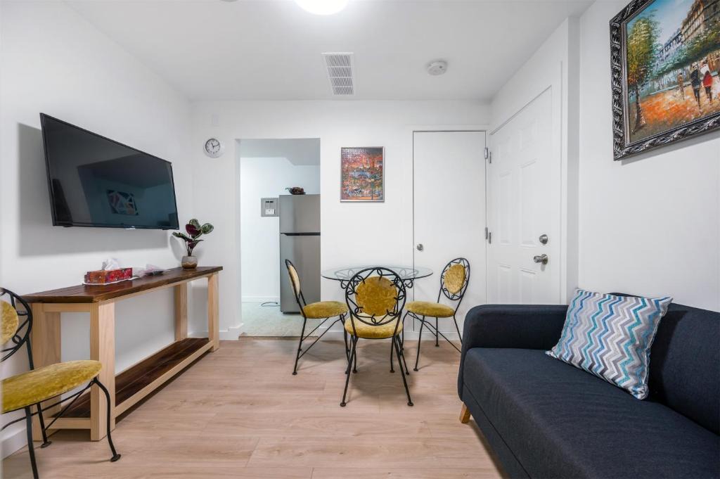 Delta House | Luxury Delta 2BD Suit on ground floor