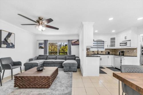 Delta House | Luxury Delta House 5 Bedroom 7 Beds