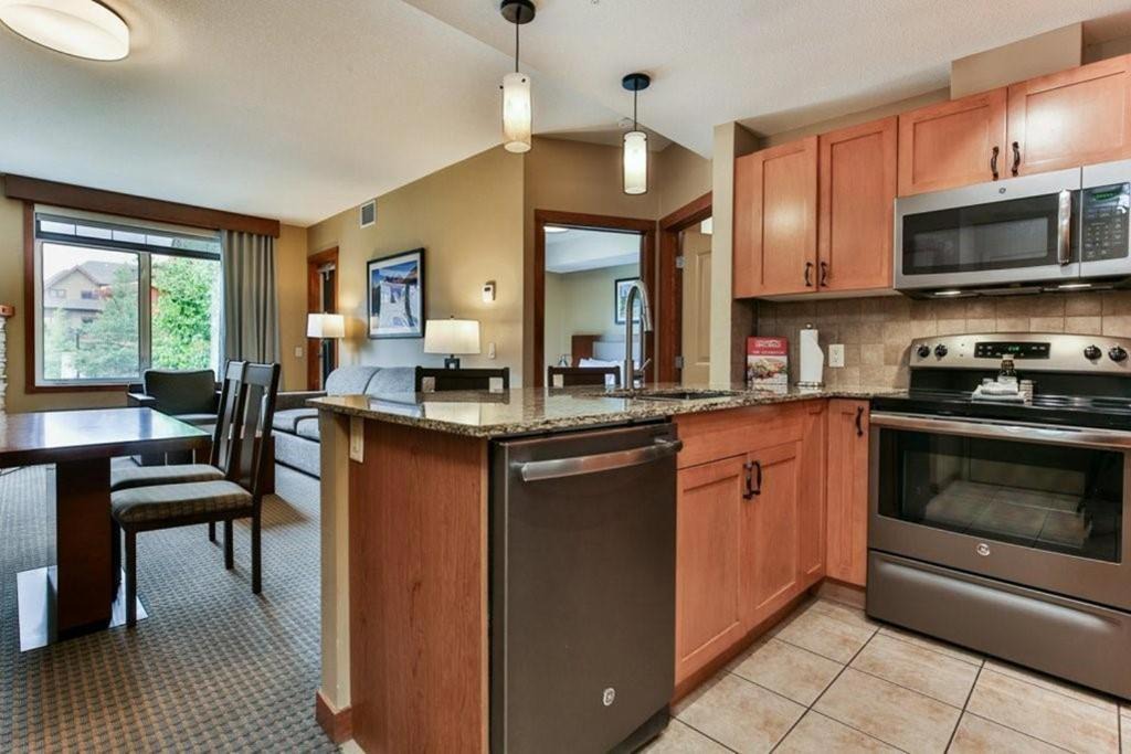 Canmore Apartment | Luxury Falcon Crest Lodge 1 Bedroom 1 Pullout Kitchen Hot Tub