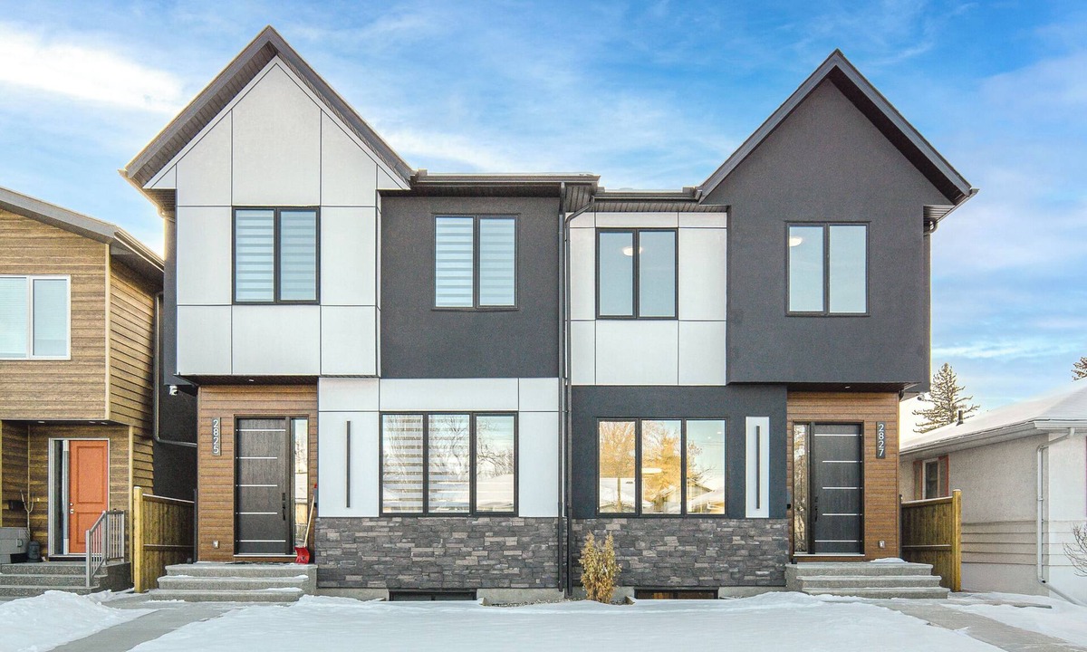 Banff Trail House | Luxury Inner City New Built & Garage & AC
