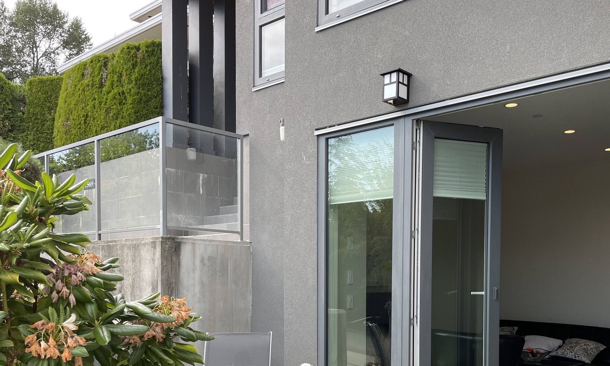 Hollyburn Villa | Luxury One Bedrooms Suite in Luxury Oceanview Villa