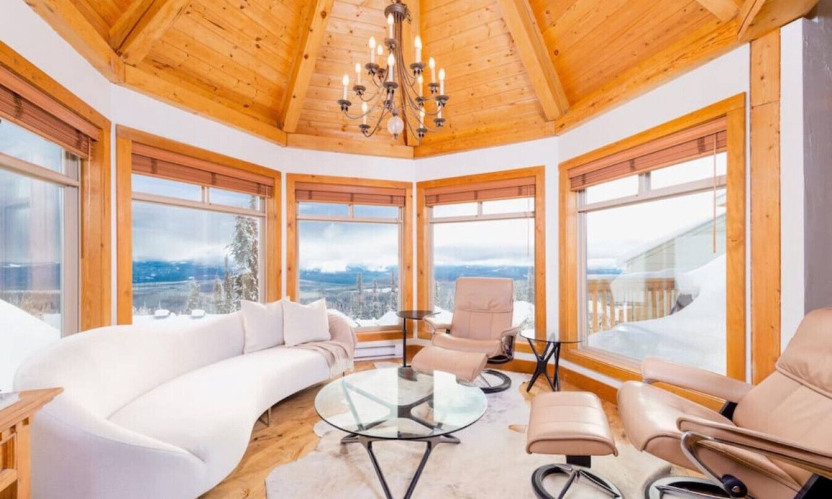 Snow Pine Estates House | Luxury ski in/out Sauna and Hot Tub