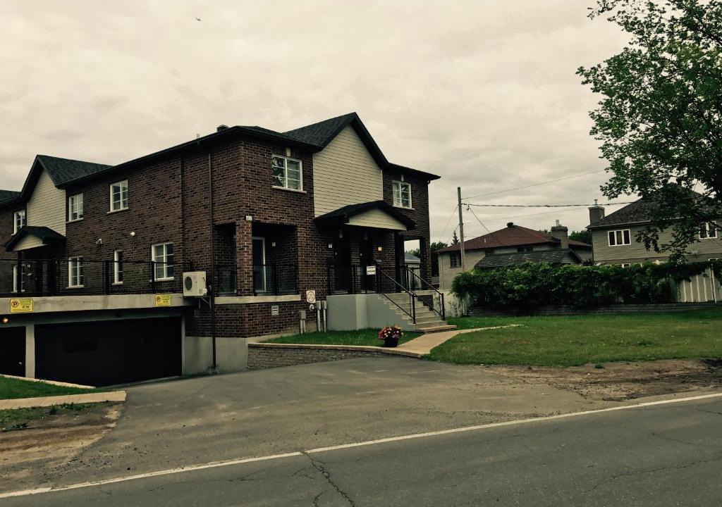 Laval Apartment | Luxury Two Story Villa Unit C