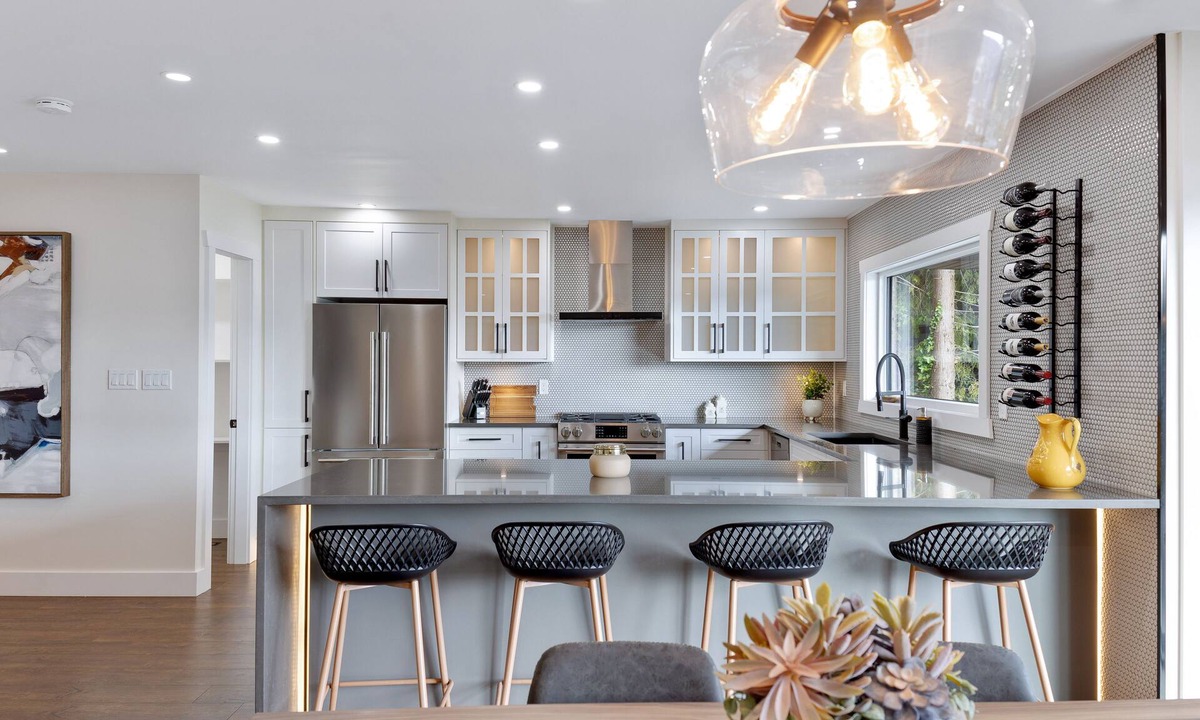 Port Moody House | *Luxury Waterfront* beautiful and peaceful retreat