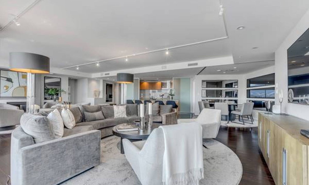 Coal Harbour Apartment | Luxury Waterfront Living at Fairmont Pacific Rim Estates
