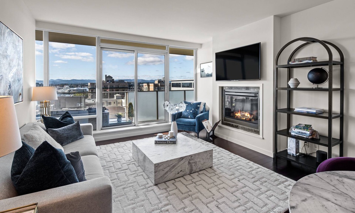 Downtown Victoria Condo | Magnificent King Suite w/Harbour Views & Pool
