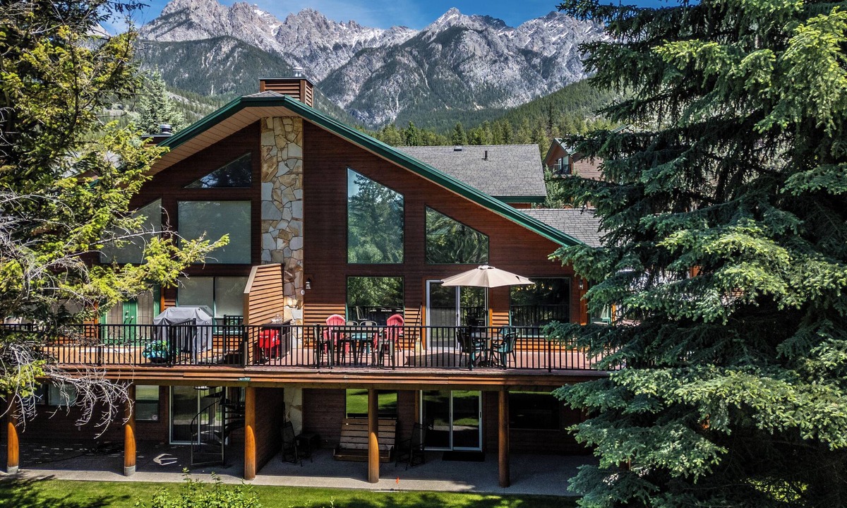 East Kootenay House | Marble Canyon 3 bedroom loft townhome: Unit 902P2