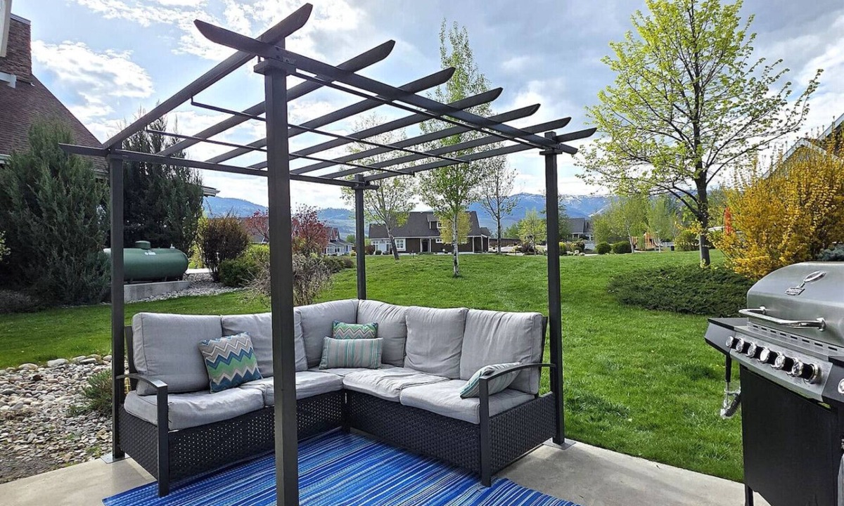 Osoyoos House | Marigold Cottage by the pools #120