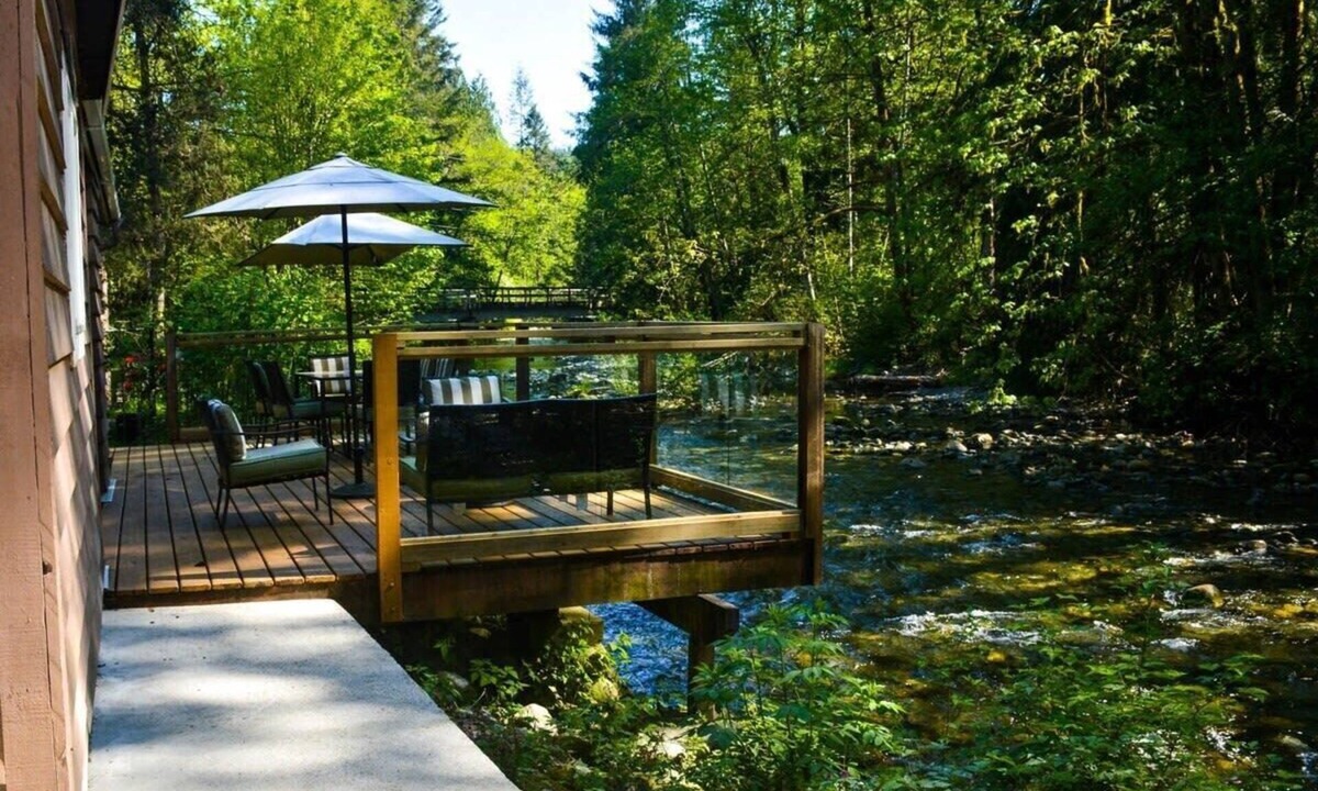 Maple Ridge House | Marin Riverside Lodge