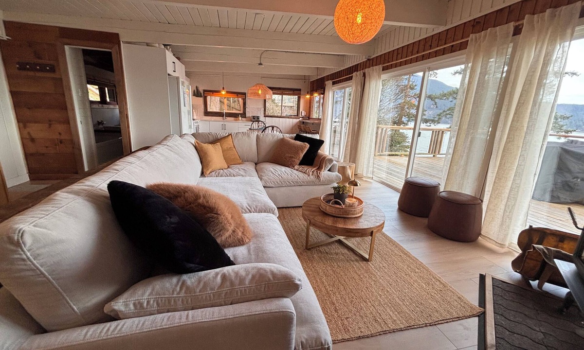 Bowen Island Apartment | Miller Oceanfront Retreat | Cabins by the Sea