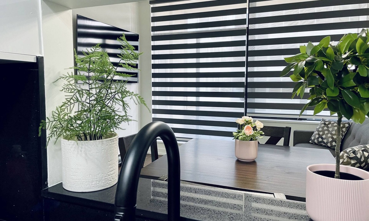Downtown Vancouver Condo | Modern 1BD condo in the heart of downtown