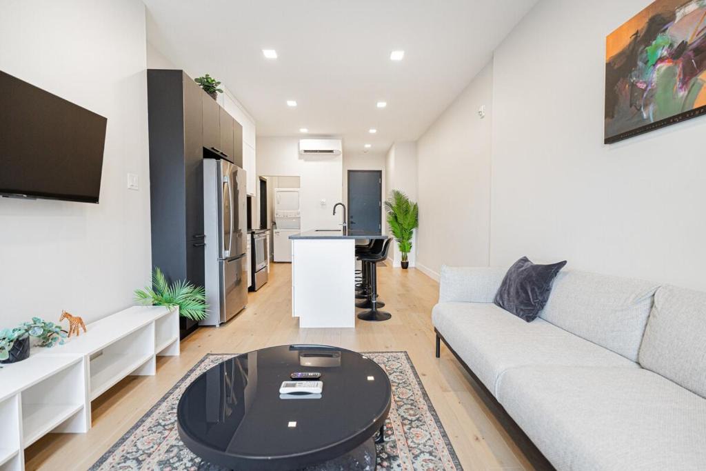 Plateau Mont Royal Apartment | Modern 2 BR Apartment with private indoor parking