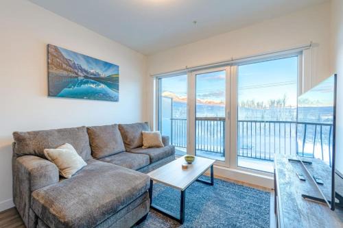 Golden House | Modern 2BR in Golden w/Stunning MTN Views!