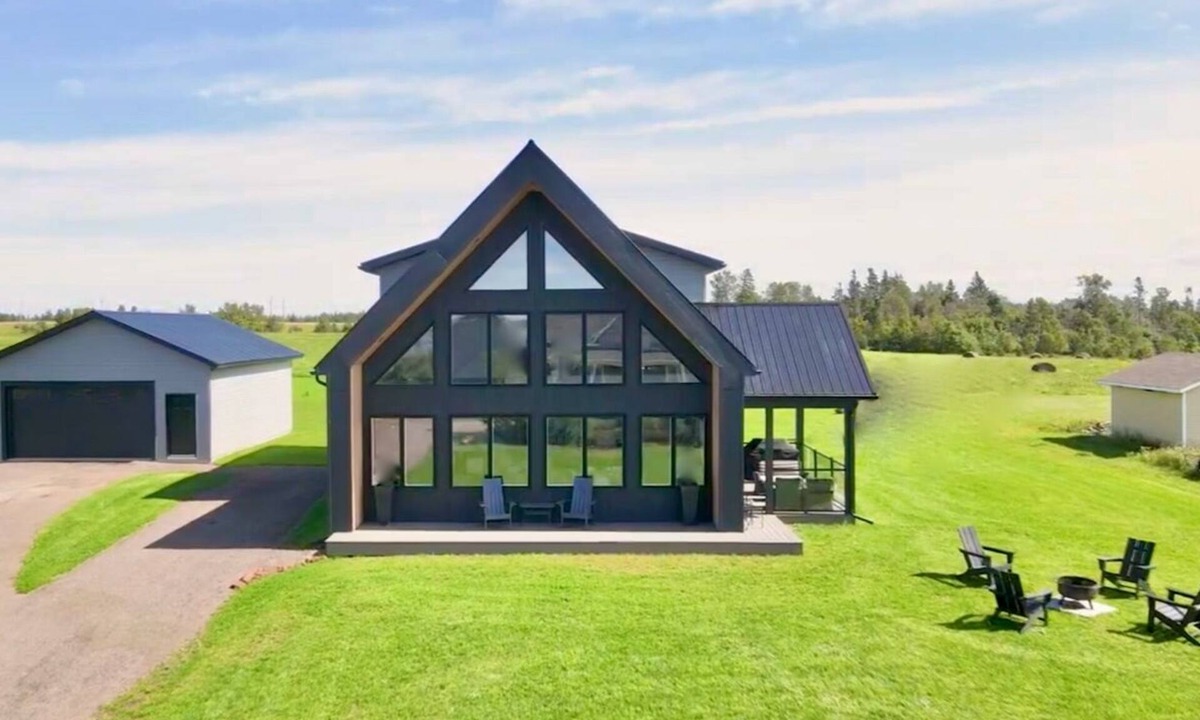 West Covehead Ski Chalet | Modern 5BR Chalet with Ocean Bay Views within minutes to the Beach and Town