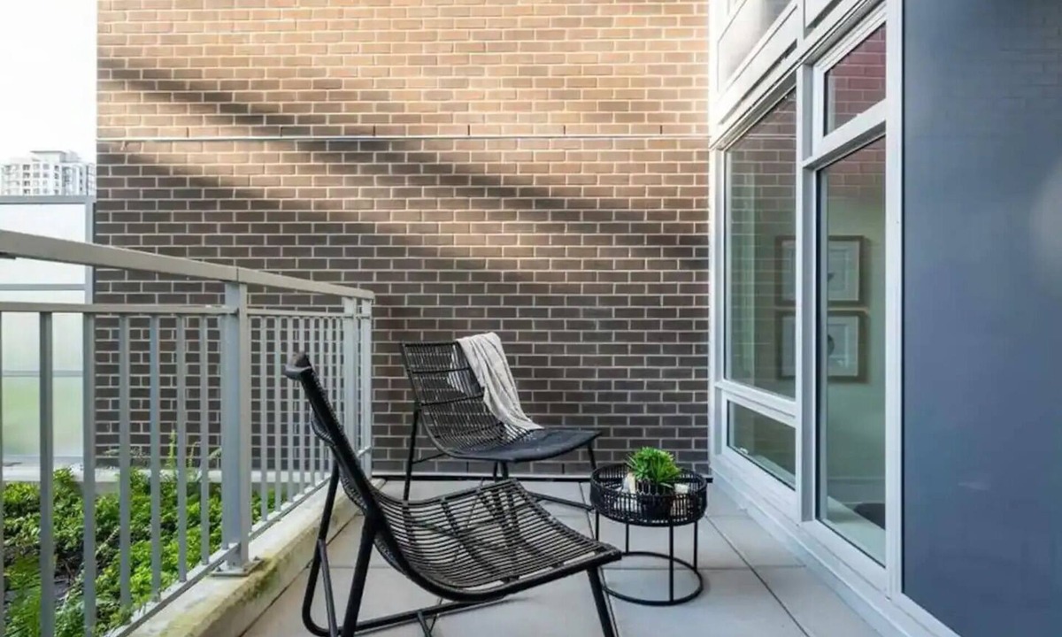 Killarney Apartment | Modern, central Vancouver suite.