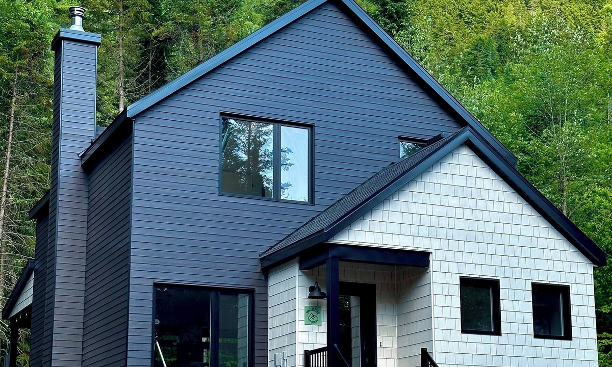Saint-Raymond Ski Chalet | Modern chalet 2 minutes from the Bras-du-Nord Valley | Spa & Sauna