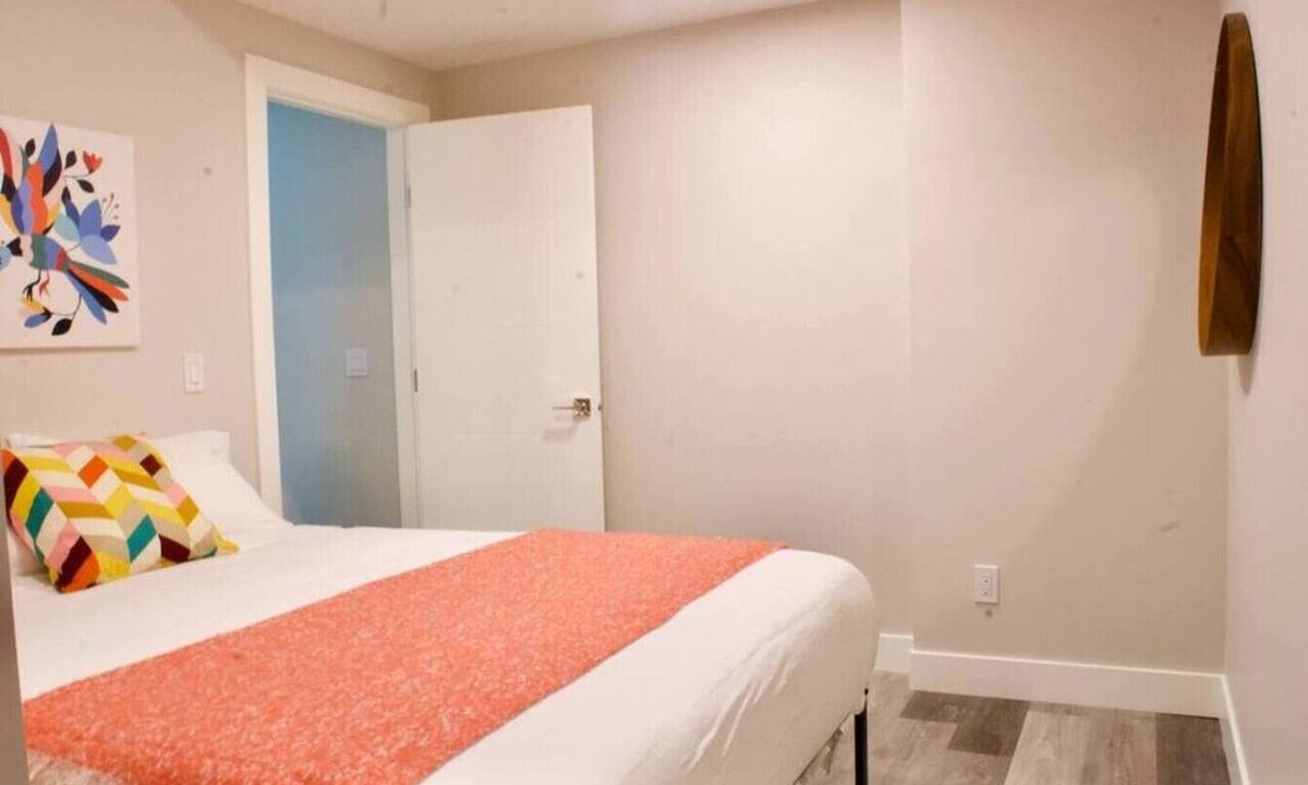 Southwest Calgary Apartment | Modern City Basecamp Near Mts