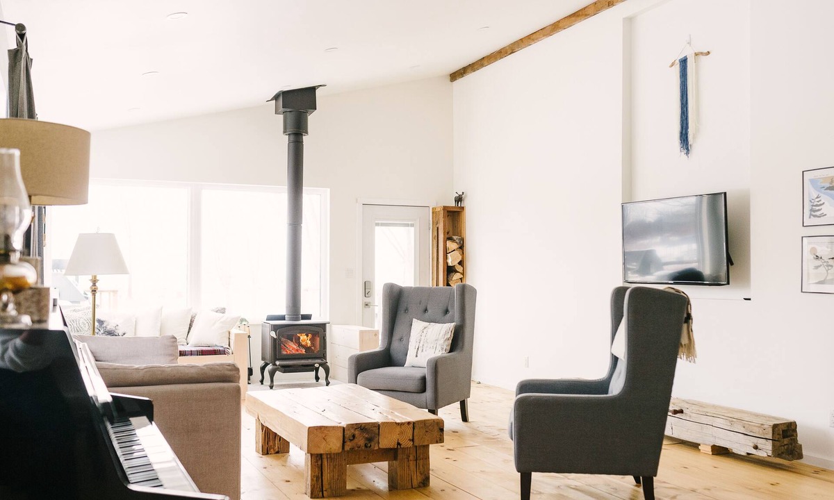 Wellington House | Modern Cottage in Wellington - Quick paddle to Sandbanks