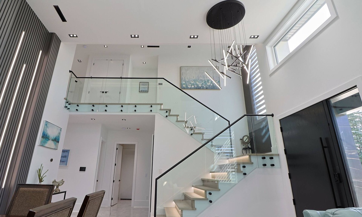 Richmond House | Modern luxury villa with 4 ensuites. Perfect for large family gatherings.