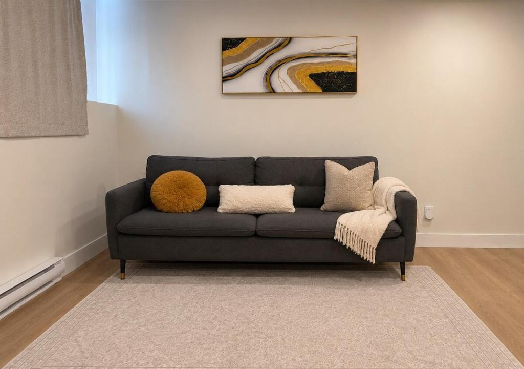 Riverview Apartment | Modern Private Suite in Riverview